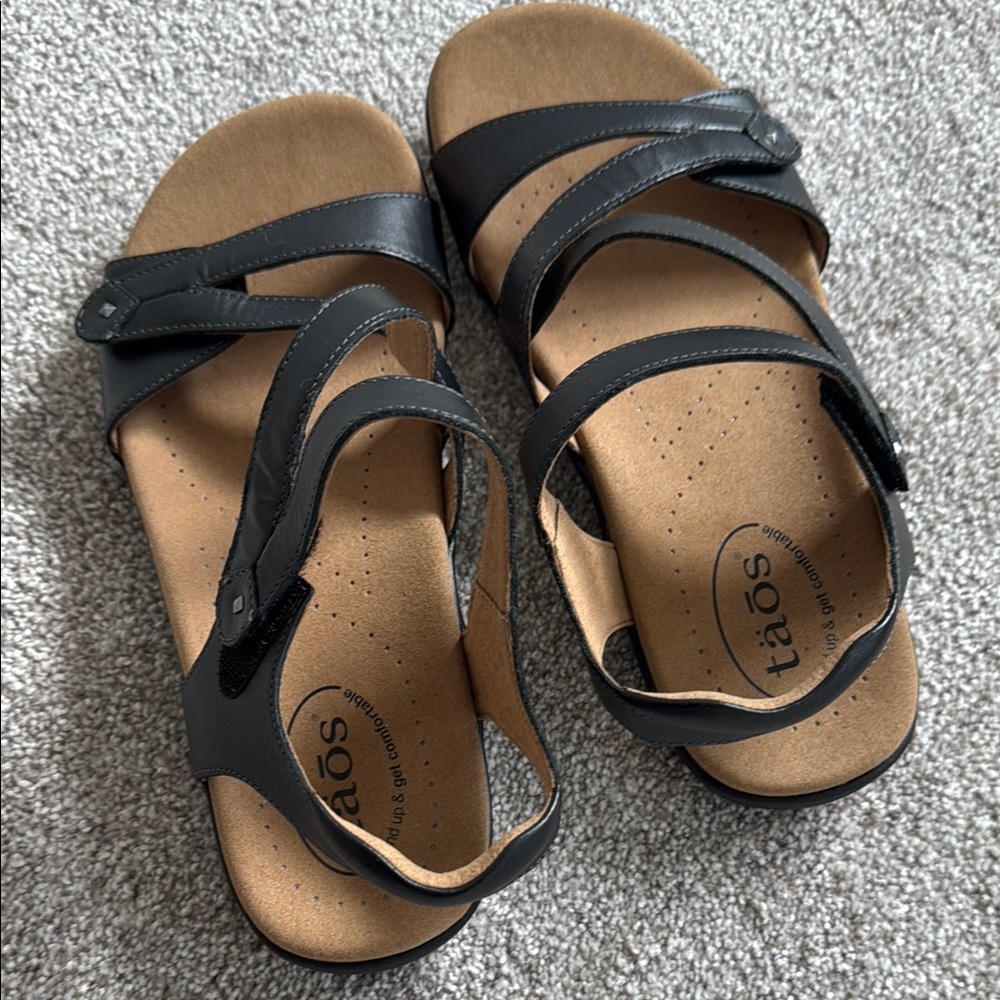 Taos Footwear Black Sandals